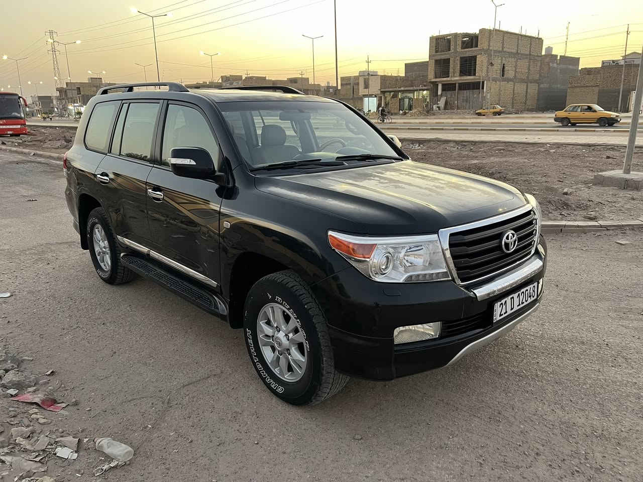 لاندكروز جكساره 2011 كفاله
بيهه جراد بل بنيد وقسم من لقماره
***********
