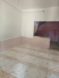 قرب شارع ٢٠ • ٥٠م • غرفة وصالة