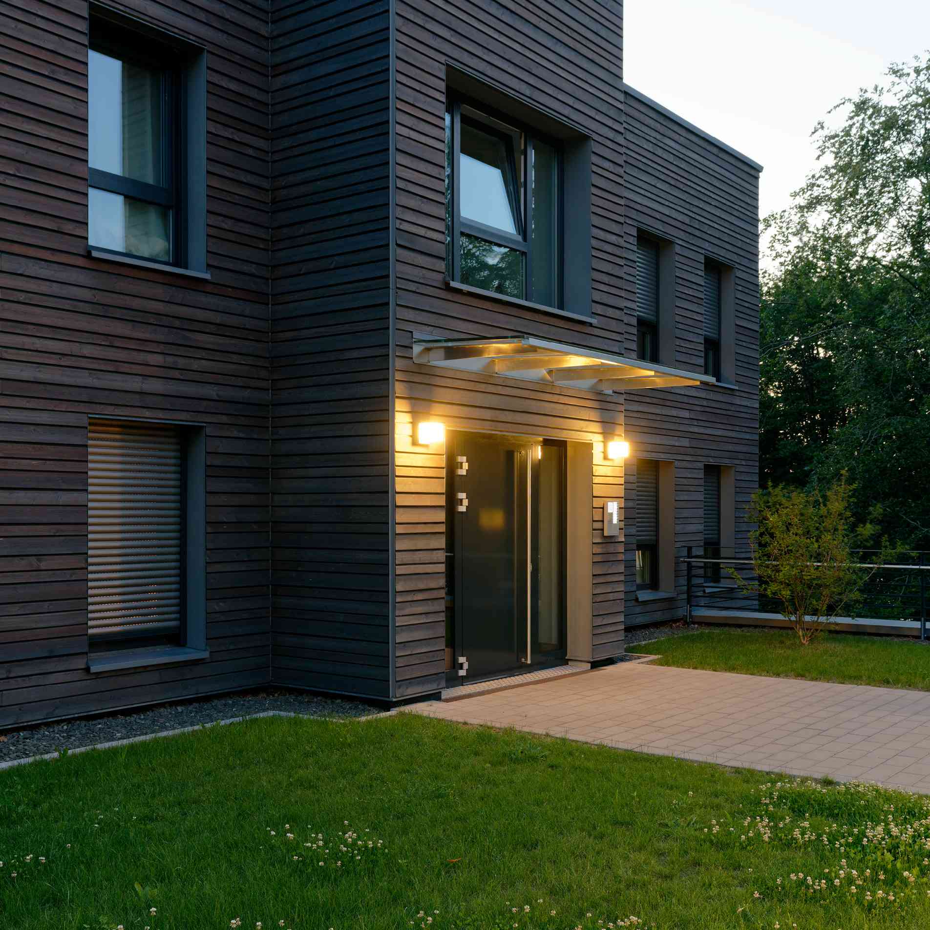 أفكار عصريه لا ناره خارجيه للدور السكنية 
الإنارة الخارجية للدور السكنية تضفي جمالية للفضاءات الخارجية. تجعل الفضاء الخارجي أكثر جاذبيه للاستخدام للفعاليات الخارجية في المساء. هي تجعل المنزل متميزا وكلوحه فنيه تستقطب النظر من الخارج. مرفق في البوست نماذج حديثه لا ناره خارجيه. المجموعة الكاملة لكل أنواع الإنارة الخارجية مع استخدامها في المنازل في المستند في الرابط المرفق على حسابي في الدروب بوكس لمن يرغب.
https://rebrand.ly/vc82kjt
#استشاري #تصميم #منازل


**إذا كنت صاحب هذا الإعلان وتريد حذفه لأي سبب، رجاءا أرسل رسالة إلى الدعم الفني**