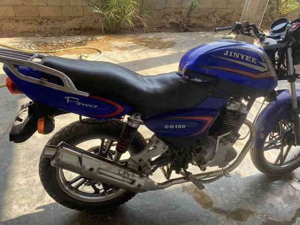 السلام عليكم بانده البيع موديل 2015 محركها خير من الله بلاد ع وضع الشركه ما مفتوح عارضها ب 800 وبيها مجال الشراي اتصل ودلل ***********
