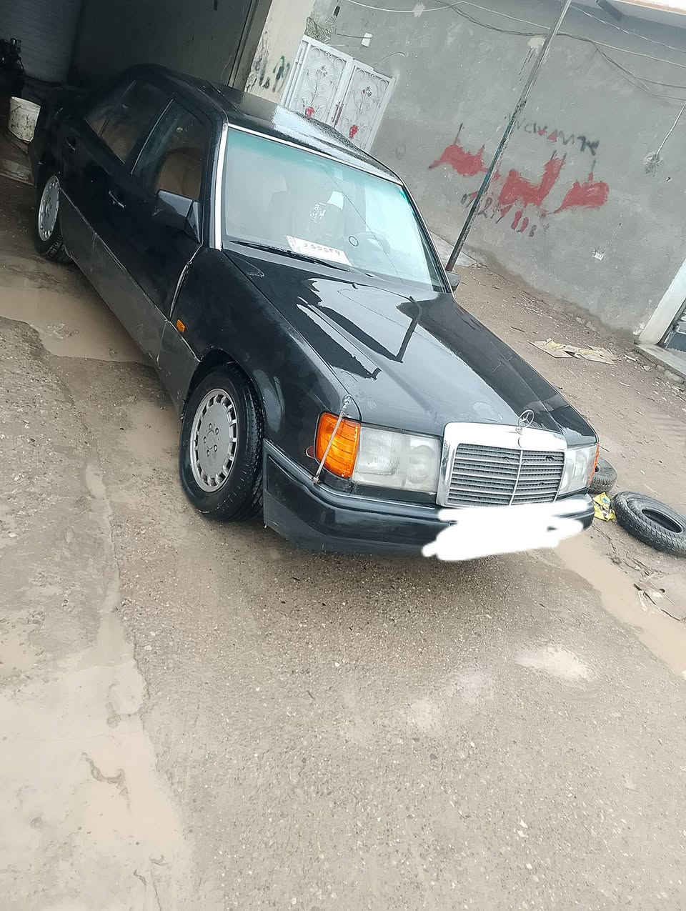 السلام عليكم مارسدس دب حجم 300 محور  كير ومكينه ففتي بطه 3000 السياره حيل نضيفه ونصبته حلوه والرقم انكليزي الدولي رقم بغداد  السنويه نهايتهه ب سنه 2031 القواعد سليمات   دوشمه الداخل جديده السعر 55 وبيه مجال للطيبين والعنوان ديالى بعقوبه رقم الهاتف ***********
