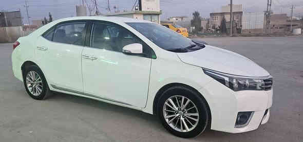 کرولا 2014 
مواسفاتی se پڵەسە
فول مواسفاتە بەس سڵاید نیە
ناو زەردو ئاوینە کارباو ئاوینەکانی ئەخەوێ
گێج لیکزیز و لایت لید و بلاجکتۆر و کامیرایە
بەسمە و دەرگا بەسمە و مکینە 20 ،،
گیرو مکینەی نکراوەتەوە بەشەرته
سنەوی تازەیە کوبونی بنزینی هەیە 
بەس درگای دوای سکن بویاخە بێ ناوگرتن و دۆسە و ناو درگای نەگرتوە بەشەرت 
سعری 148$ مجالێ کەمە 

کرولا مودیل 2014
خلیجی مواسفات se بلاس فول بدون سلاید
بصمە ابواب بصمە،، کیج لیکزیز،،تحکم ستیرن 
مکینە 20 ممفتوح بشرط ماشیە 180کم 
سیارە بس مصبخ قطعە واحد ،،باب خلفی سکن
بدون دواخل بدون دوسە بجمها کبس 
سنویە جدید،، کوبون بنزین موجود 
سعرها 148$ ومجال 
***********
*********** شمشمل
