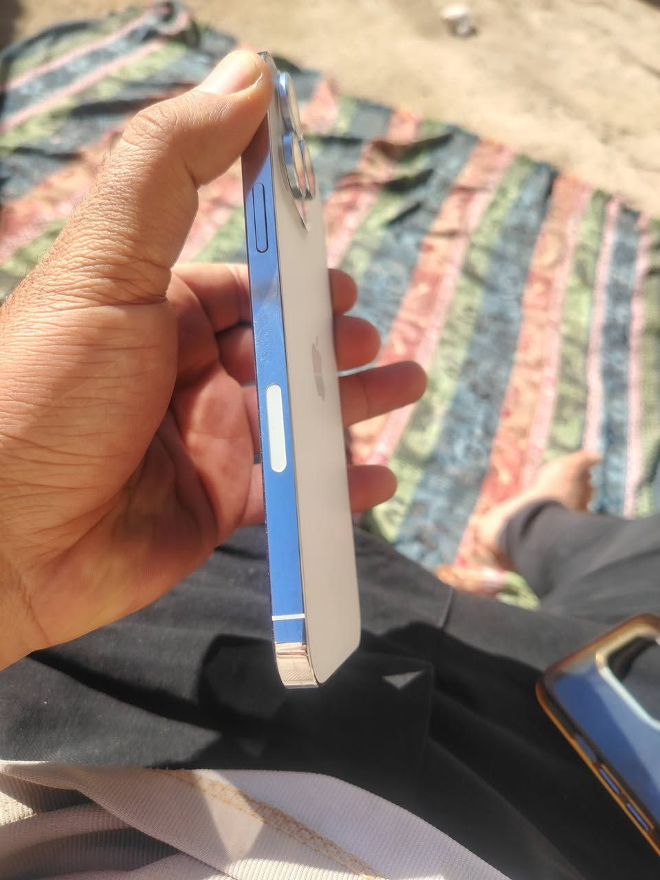 السلام عليكم ايفون 13برو ماكس مكفول من كلشي بطاريه 89ذاكره 256امريكي وتر الجهاز على فحص للبيع او المراوس مكاني النجف الاشرف ناحية الحريه السعر/675/للاستفسار ***********
