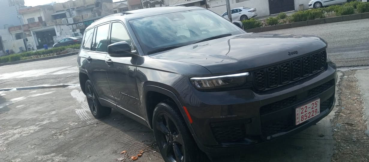 السلام عليكم 
للبيع جيب 2023 فول مواصفات بلاك توب  6 سلندر 
بيها 3 قطع ومكانين صغار صبغ بدون دواخل بدون ارير باك كاتي اربيل 
مكاني اربيل شارع 100
السعر 265 ورقة 
***********
مراوس حسب القناعة
صور الحادث ناشرها 👇
