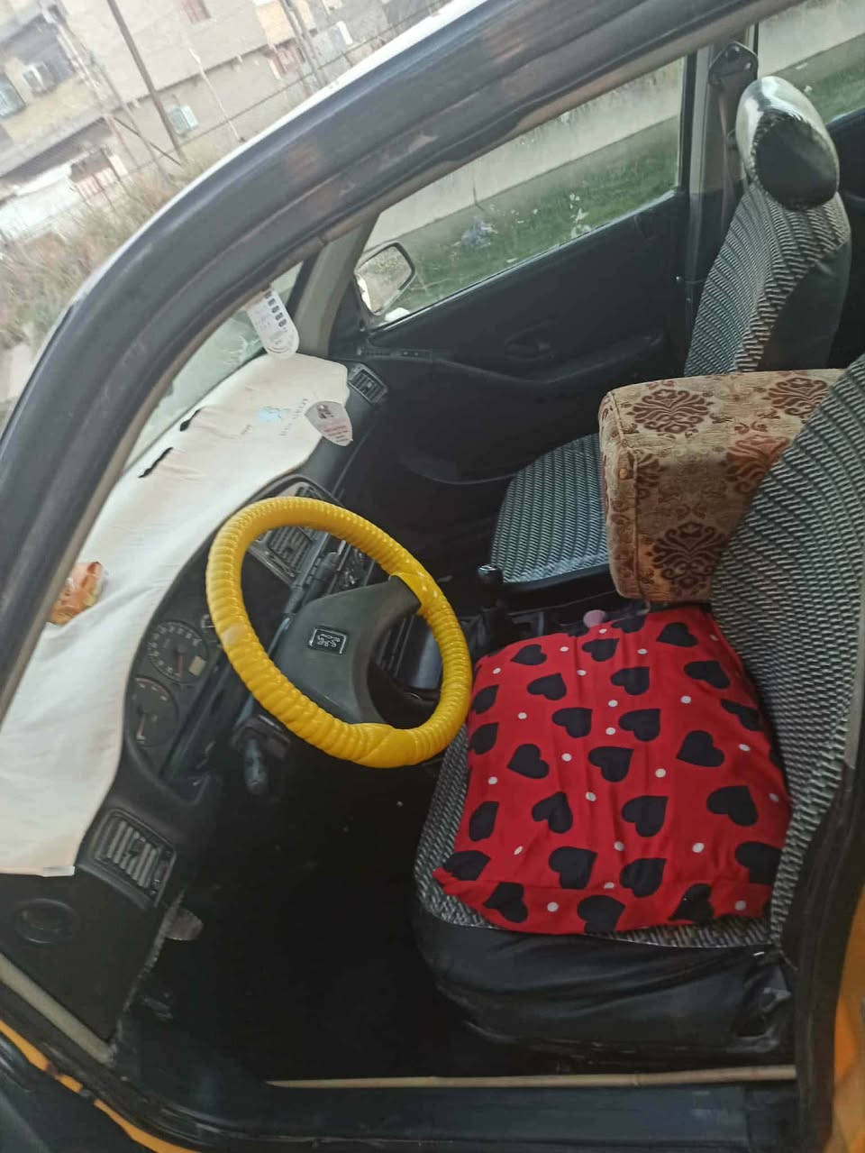 السلام عليكم بيجو روى محور مكينه وكير برنس جدد هستوني شادهن دوشمه جديده تخم تاير كشرتها تخبل شواصيها حلوات سياره ما بيها نقص وكاعده سياره تكفلك بيها سرقه وعشائر سنويه موجوده عضم عاج راعيها بل نجف ومسافر سعر 16 وبيها مجال كلش بصيط *********** مكان بغداد الشعله

