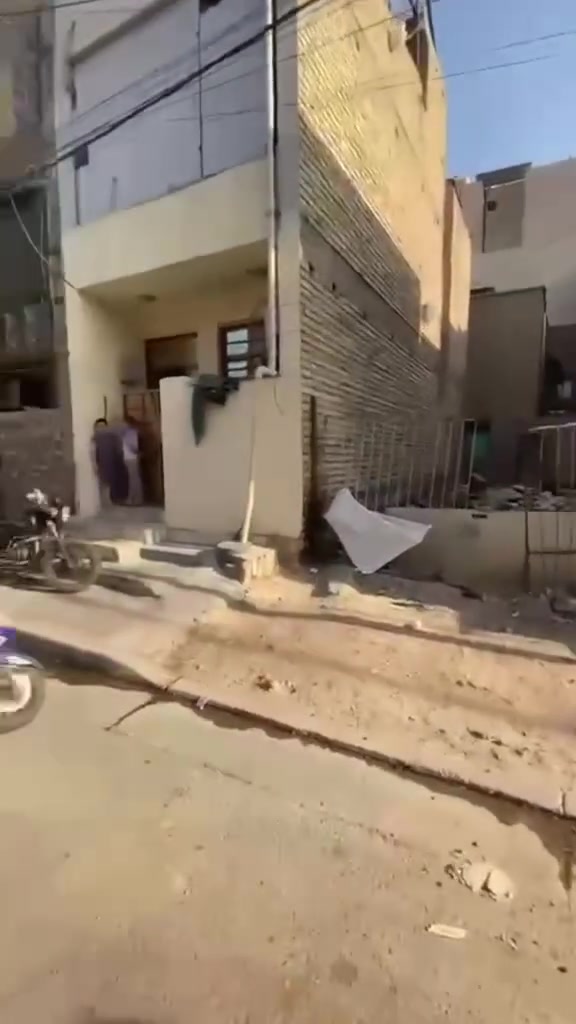 ‏قطعة أرض البيع المساحة 67 متر الواجهة 5 
‏نزال 13 ونص  العنوان حي القاهرة الأولى خلف السايدين وقرب مطعم القاهرة موقع عراقي الاستفسار يوجد وتساب  ***********  
 ***********
‏مع عقارات وشركة الضباط زورونا يتوفر كافة العروض البيع والشراء والإجارة   العنوان حي القاهرة سايدين الضباط
