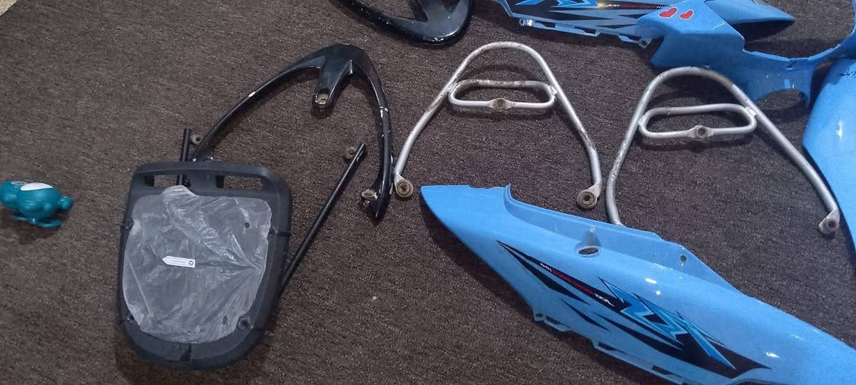 عراض البيع سعر مناسب كفر ختم وحد معه ويل بلادي بس مصوره سبايدرات منغوالي عداد ٣ سبايدرات عدله عداد ٣ معه كاسحه بوربرينات ركبه امامي ***********
