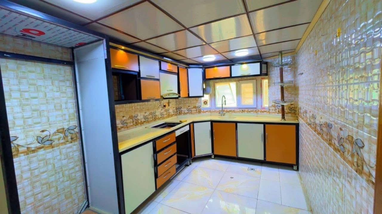 دار. للبيع او  للايجار
الموقع : حي السكر ( قرب سانكو مول )
المساحة :  95 متر
الطابق الاول : غرفة نوم وهول واستقبال ومطبخ وصحيات 
الطابق الثاني : 3 غرف نوم وصحيات
بدل الايجار 500 ألف 
نستقبل عروضاتكم في اغلب مناطق الجانب الايسر
للاستفسار مراجعة مكتب المدينه سايدين الصديق  قرب مرطبات البحرين 
***********
***********
