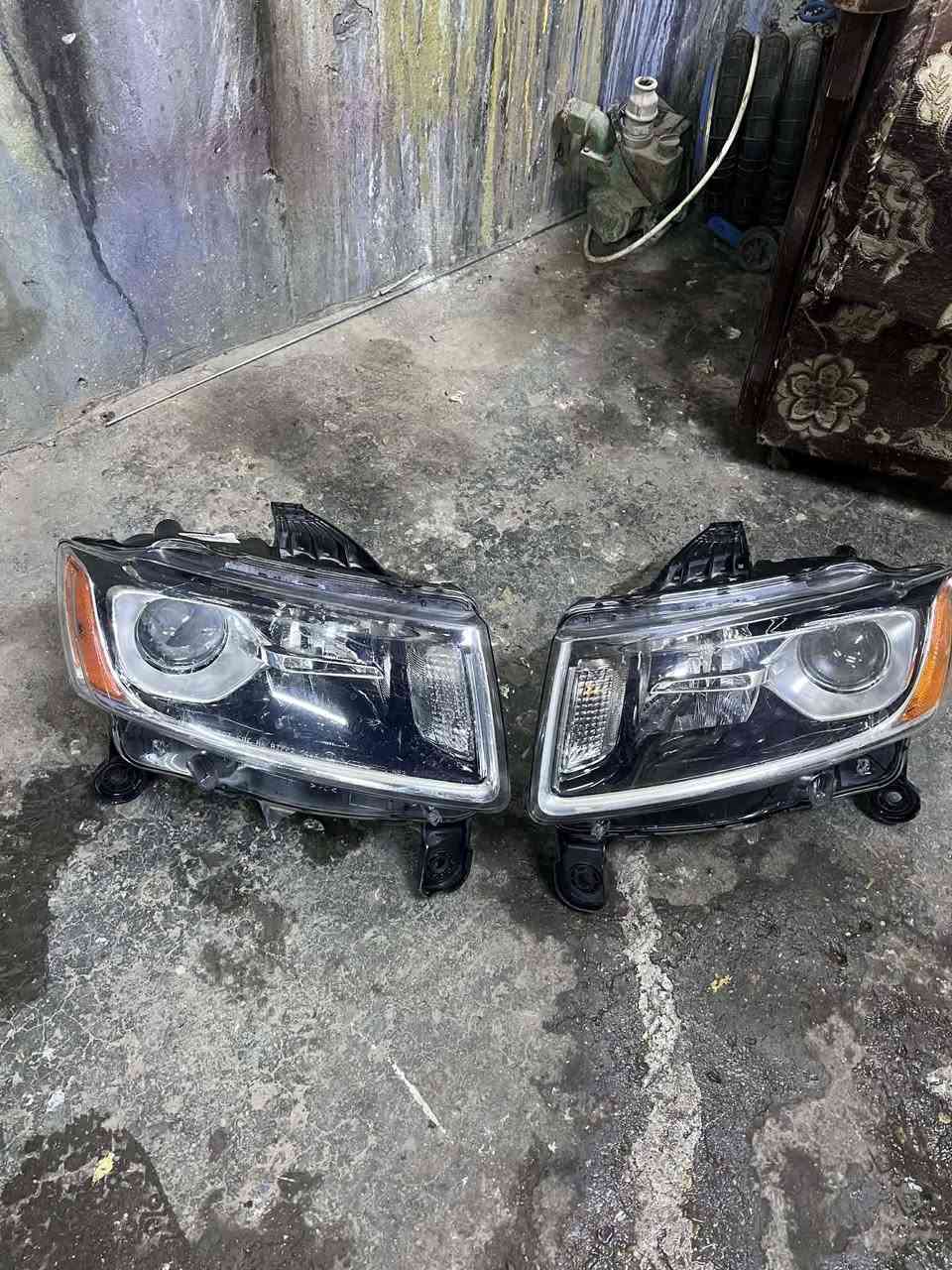 السلام عليكم 
مازدات جيب كراند شيروكي ١٢ موبار اصليات النضافة ٩٥ %
السعر المطلوب ٢٥٠ الف دينار 
مكاني بغداد 
الرقم ***********
