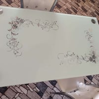 ميز طعام • ٤ كراسي • كلاويش