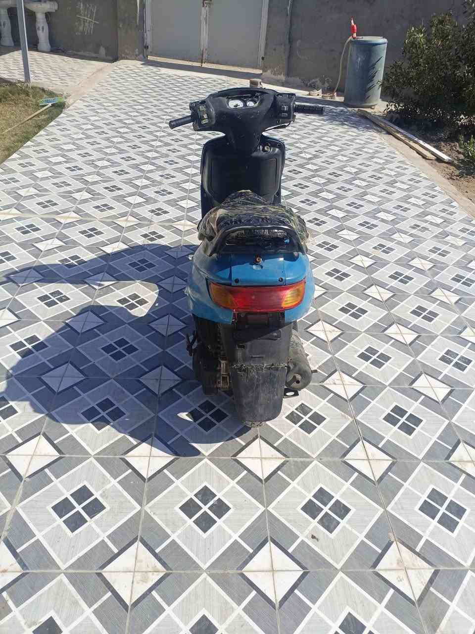 السلام عليكم دراجه فراشه للبيع مكينه مفتوحه دراجه كامله ونضيفه تايرات جدد هندر واحد تشتغل شلعه ومعدل فول المكان بابل القاسم السعر مناسب جدا 190 وبيهه مجال للشراي  للأستفسار ‏‪***********‬‏
