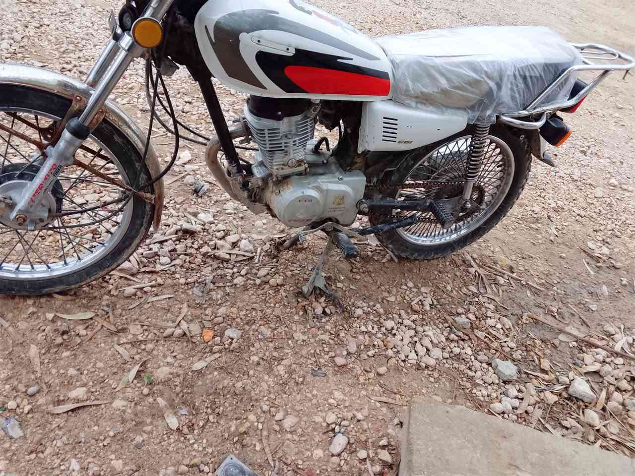 السلام عليكم للبيع دراجة أربعة كير أوراق اسكنر مديل 2020محرك خير من الله السعر 4000وبيه مجال التفاصيل اتصل على رقم ***********مكانك ربلاء  حي الطاقة
