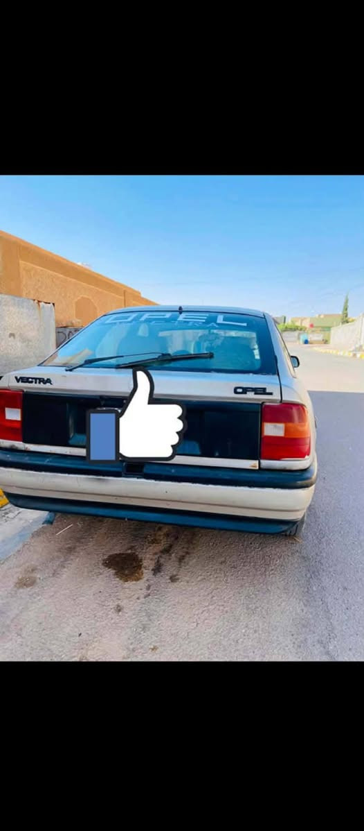 اوبل فيكترا ...موديل 1992...محرك 18.كابريتر.. .گير عادي...رقم انبار بيها وكالة عامة ..السعر 22بيها مجال
***********
