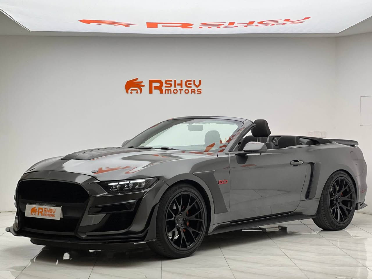 Ford Mustang 2017 V6 
فورد موستانک ٢٠١٧ 
 
مكينة 6 سلندر حجم 3.7 لتر 
ماشية 108,000 ميل فقط و بحالة جداً ممتازة

السیارة بیها بنيد و جاملغین امامي صبغ ايرباكات مرجع سستم شركة 
السيارة كلش حلوة و نظيفة

السيارة مرقمة شرط التحویل 
 
مكفولة من كير و محرك و كهربائيات کلهم شغالین

و ب سعر بلاااش(125$) ورقة و بيها مجال

مكان السيارة

دهوك -معرض ارشف R-Shev
رقم51 من معارض التيرمينال 

***********
*********** دهوك, العراق
