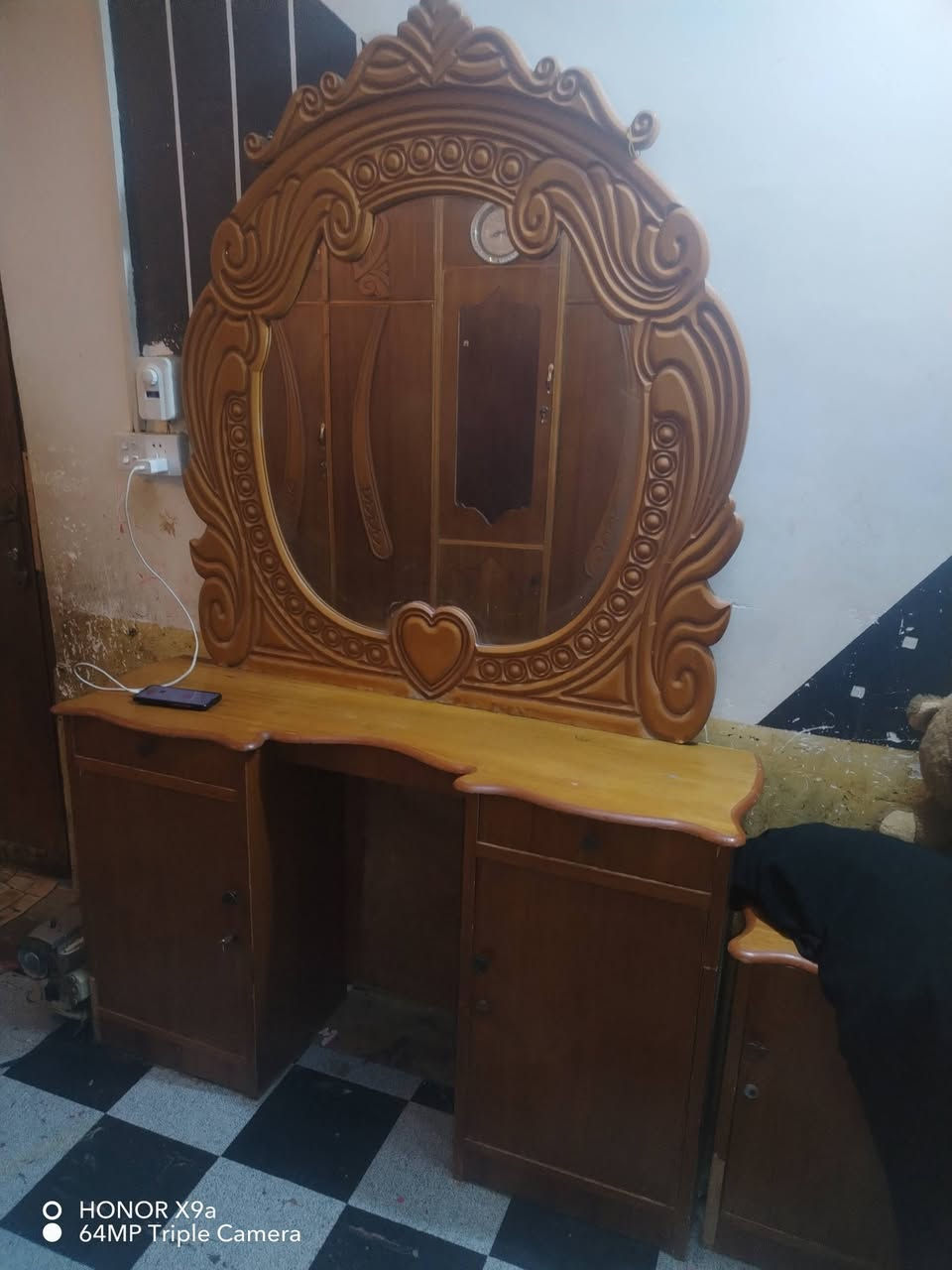 غرفه للبيع  السعر ٥٠٠ وبيها مجال  *********** الشراي يخابرني على هذا الرقم
