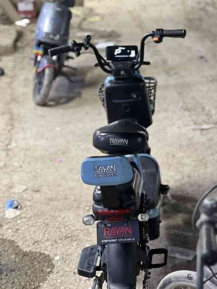 السلام عليكم دراجه شحن البيع بعده جديده ستخدام قليل سعره275بيه مجال قليل 
***********
