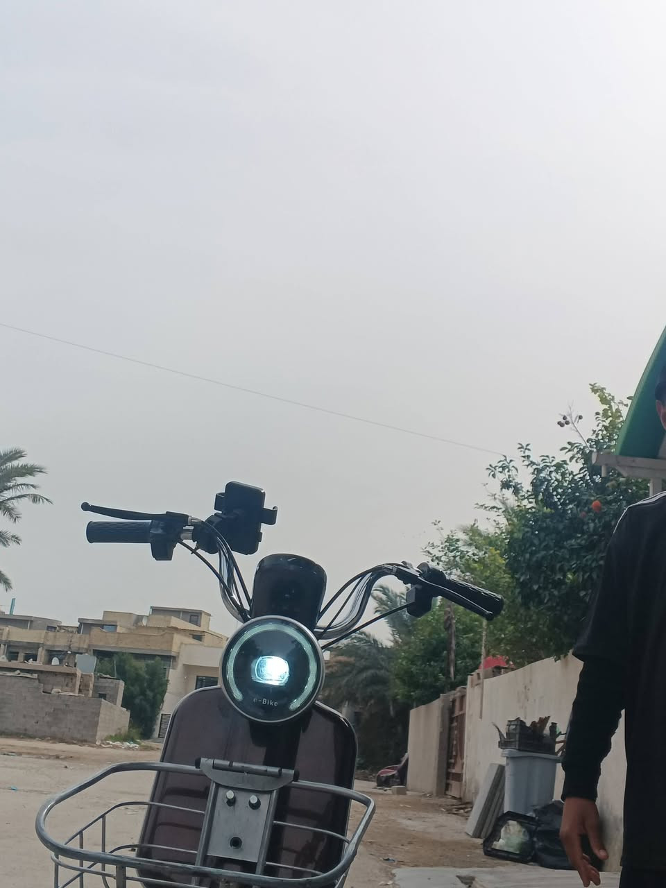 السلام عليكم شباب دراجة للبيع أو مراوس ب ار 9 للاسفسار الاتصال على الرقم *********** العنوان بغداد حي الجهاد
