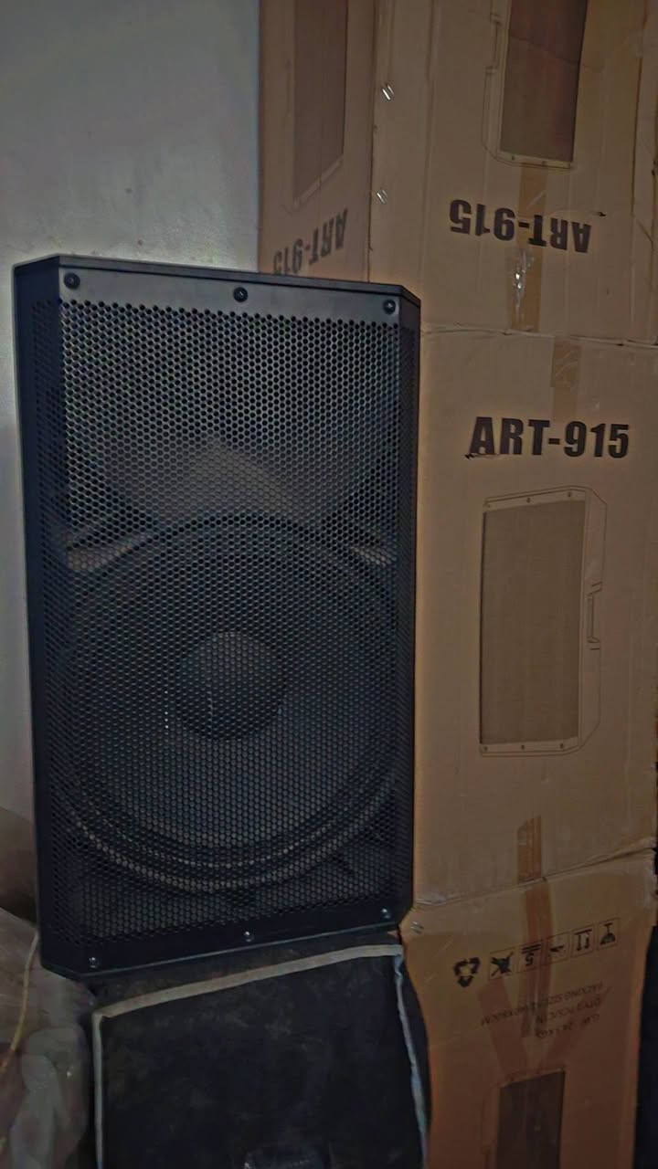 سماعات  ART-915 
سماعات  ART-915 

استخدام 5 ايام بعدهن جدد 

عدد 4 سماعات الزوج ب500 الف وبيهن مجال 

مكان كربلاء حي الغدير 

***********
