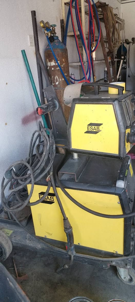 ماکنە لحیم میک ماتکە ایساب ارستو( دیجیتال) 400. سعر 1800 دولار. سلێمانی _ رانیە.  *********** او ***********.
