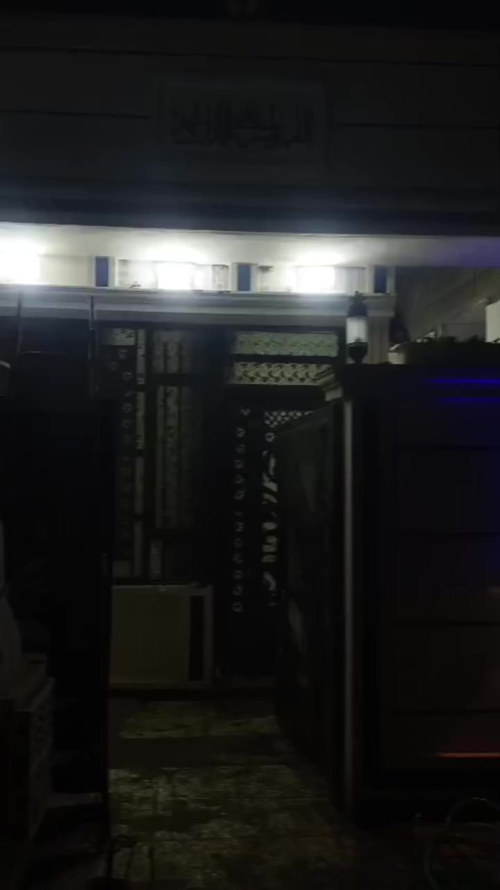 سلام عليكم بيت البيع مساحه 100م طابق واحد مبكان زعفرانيه نهايت ربع شوارع الستفسار ع هاذه رقم ***********
