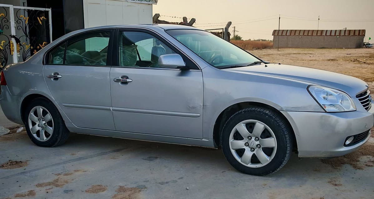 اوبتما وارد امريكي 2008 رقم بغداد 
محرك 2400 دوش 
سيارة ماشية 200 حدادية جديدة تبريد شغال تدفئ كير محرك خير من الله 
سونار مرفق مع صور ***********
