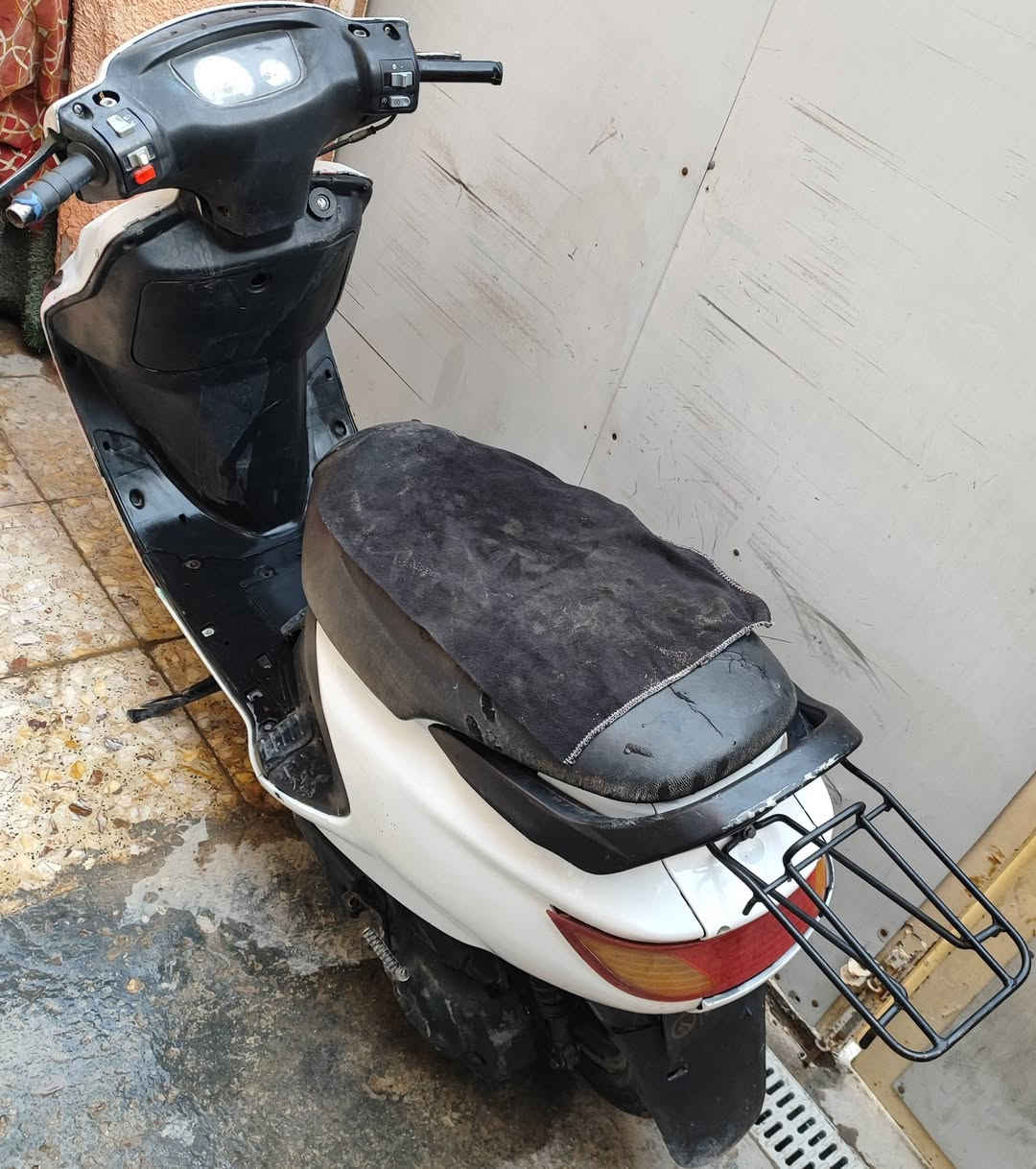 السلام عليكم دراجه فراشه للبيع نثيه مكان حله سعر 300وبيه مجال الاستفسار على الرقم ***********
