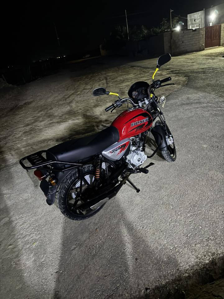 البيع بوكسر فحل 21 اوراق مكفول من الفتح ولتبخير 
جديده السعر 1350 وبي مجال *********** 
مكاني قلعت صالح
