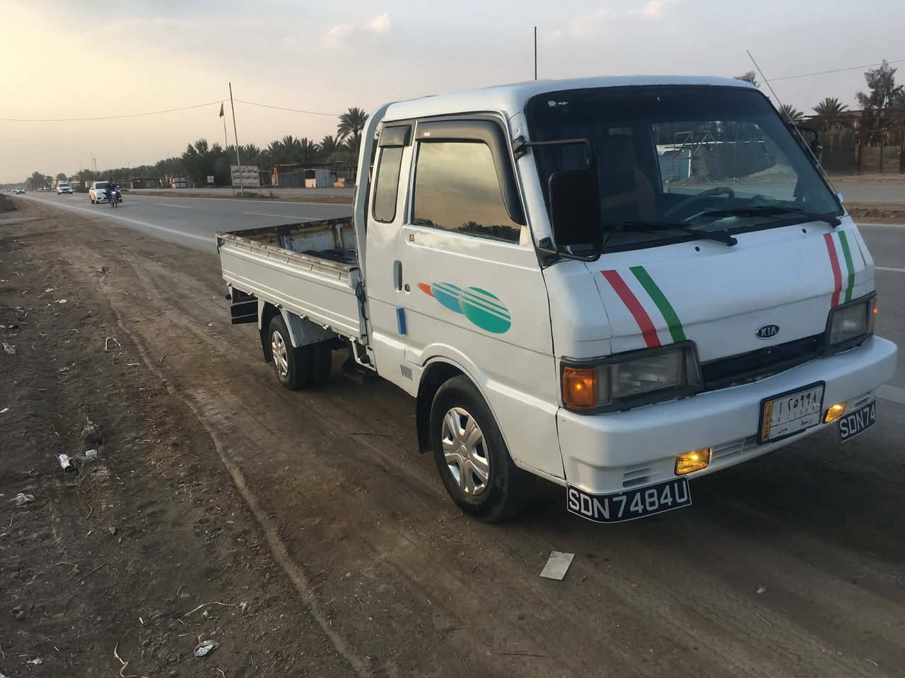 سلام عليك كيه بنكو موديل 1994رقم واسط مكفوله من مكينه وكير وكسن وشاصي ورقم شاصي حداديه كهربايات خير من الله السياره مصبوغه جماليه  السياره 7جنكال السعر 45وبيه مجال تحويل مباشر العنوان بابل الشوملي الاستفسار ***********
