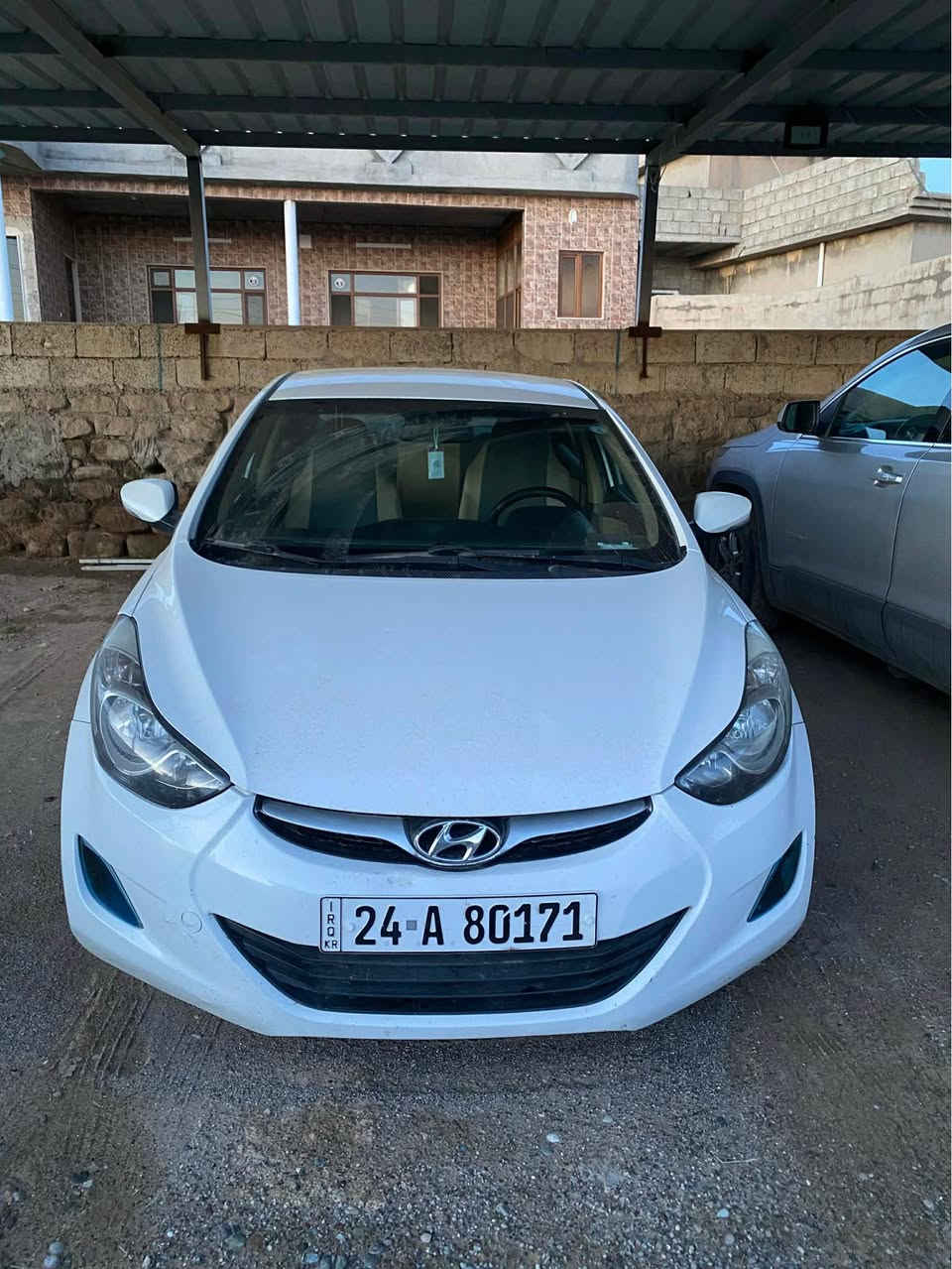 HYUND ALANTR 2012
مۆدئل ٢٠١٢ سیارەکە هیجی نیە بئ سبوخە  بەس دۆسەکانی دو قۆپی هەیە بئ مەسرەفەو هیج مەسرەفئکی تئدا نیە رەقەمو هەزەو سەنوی هەموی نوئیە گئرو مەکینەی بە شەرتە ٤ تایی نوئی لەسەرە تحویلو بە ناوکردن بە شەرت 
ژ.م *********** أربيل, العراق
