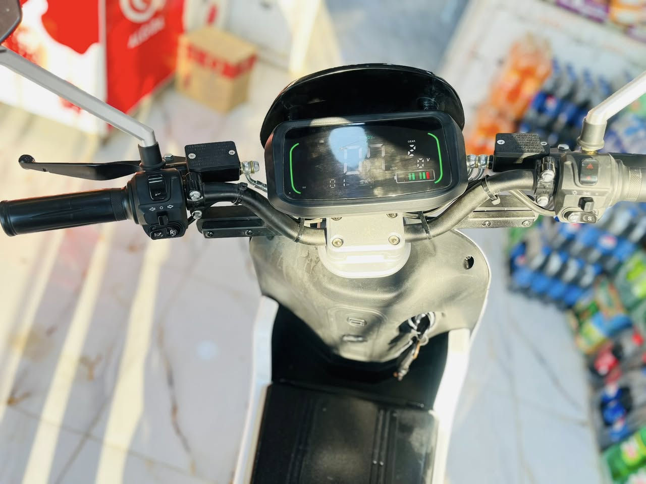 الله هم صلي على محمد وآله محمد  السلام عليك دراجه شحن للبيع نوعه رانكس موديل 2026 دراجه نظيفه مثل ماموضح 
الواصفات الدراجه 
دبل اشاره
بريك امان 
بريك خلفي
لايت ثلجي عالي ناصي 
نظام البك(R)
6 بطاريات حجم كبير
ملف 2000 واط
العنوان ديالى بعقوبه التحرير مقابيل مستشفى الحياة 
السعر مناسب اتصل و ادلل و مايكون خاطرك اله طيب للاستفسار:***********
