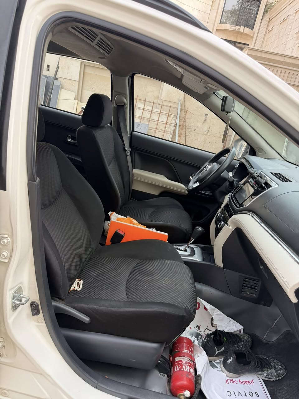 تويوتا راش (2020)🤍🔥
🛡️ مكفولة

📝 رقم بغداد وبإسمي
⚙️ محرك 1500 سي سي 4 سلندر DUAL VVT-i
⛽ نظام اقتصادي للوقود ECO
🚦 نظام مانع انزلاق ABS
🛑 نظام الثبات الإلكتروني ESP
🚘 كير أوتوماتيك
❄️ تبريد قطعتين أمامي وخلفي بالسقف
👨‍👩‍👧‍👦 مقاعد 7 ركاب
📡 حساسات خلفية
🪞 إشارات بالمرايا
💡 أضواء LED نهارية
🔦 لايت زنون (عالي + واطي) LED ثلجي
📏 ممشى 135 ألف كم
🌫️ باك لايت ضبابي
🎵 مداخل Bluetooth / AUX / USB

📮 السـعـر ✅ 158

مكان تواجد السيارة: بغداد /الكرادة
رقم صاحب السيارة: ***********
