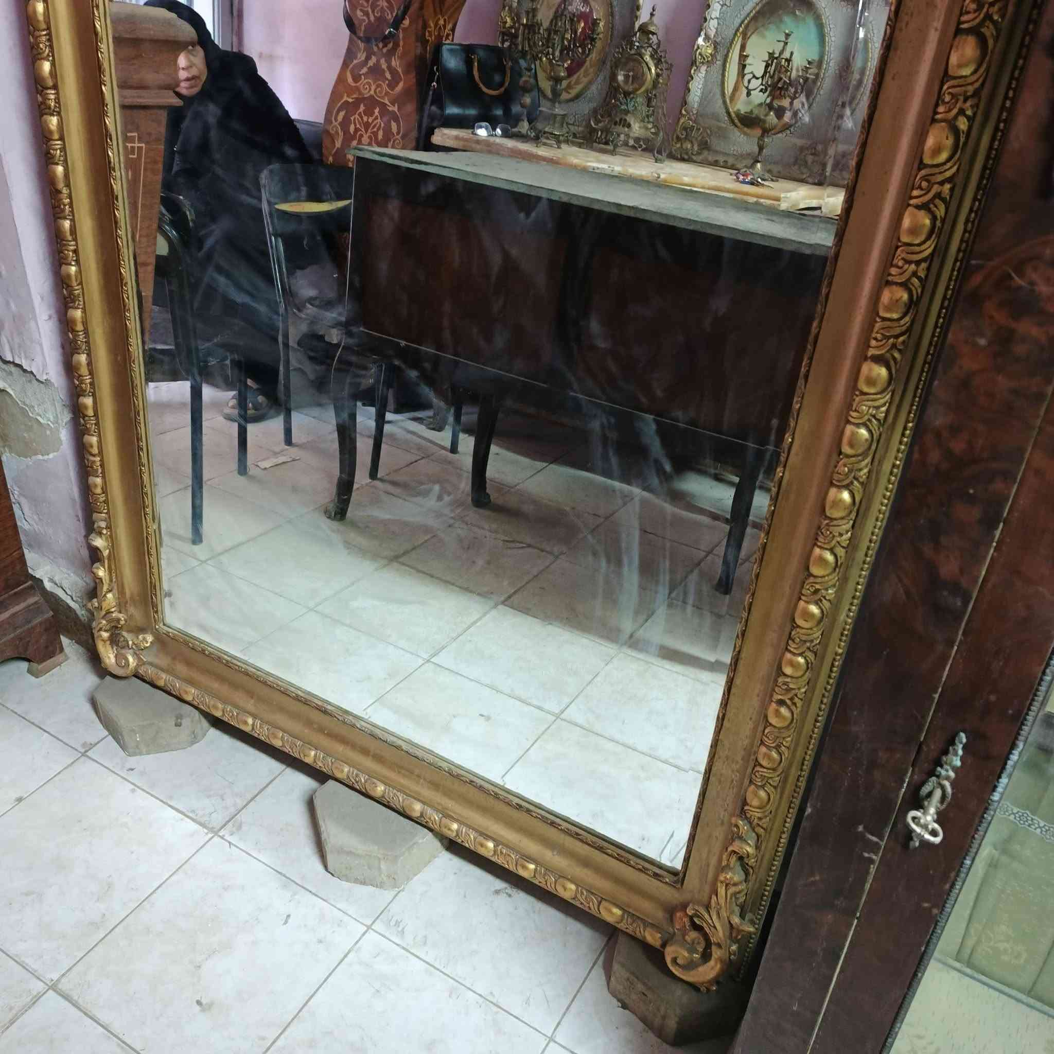 مراه مدخل للقصور و الفيلات 
220*110سم 
ايمات مدهب تحفه من خلود الخان انتيكات 
السعر 6500ج 
ميدان الجيش العباسيه 

 ضيف لمسه ابداع و رقي في بيتك مهتم بالانتيكات و الرفاعي ز الديكور الكلاسيكي يبقي الاعلان ده ليك ، تشكيله تعكس جمال الماضي واناقه الحاضر # خلود خان انتيكات هنا عالم انتيكات و بجوده فنيش عالي تبهرك اختار وابعت اسالنا عن السعر مش هتندم 
تفضلوا بزيارتنا لمشاهده احدث العروض و الموديلات .#] monaesam148: #classicdesign #homedecor #luxuryhomes #decor #shopping #sale #viral #trend #newhome #interior_design #أنتيكات #ديكور_كلاسيك #هدايا
@followers
GreatestHighlights 
الرحاب # مدنتي # الشروق # التجمعالخامس
# السعوديه 
# مصر


**إذا كنت صاحب هذا الإعلان وتريد حذفه لأي سبب، رجاءا أرسل رسالة إلى الدعم الفني**