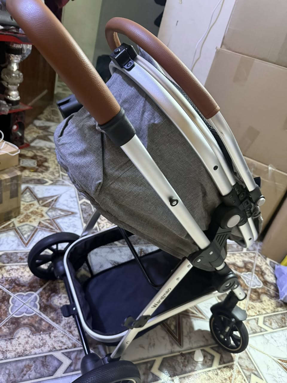 عربة اطفال جديدة لوك غير مستخدمة فقط بدون كارتون الحجم الجبير قطعه اصلية وثقيلة درجة اولى افتحولنا مزاد بيها ❤️


**إذا كنت صاحب هذا الإعلان وتريد حذفه لأي سبب، رجاءا أرسل رسالة إلى الدعم الفني**