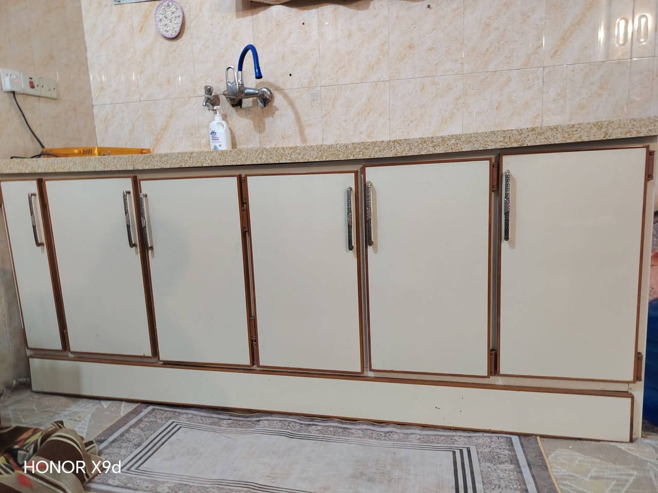 السلام عليكم 
سنك مترين مرمر نضيف كلش 
مبرده حجم صغير للبيع سعر على خاص 
*********** واتساب فقط
