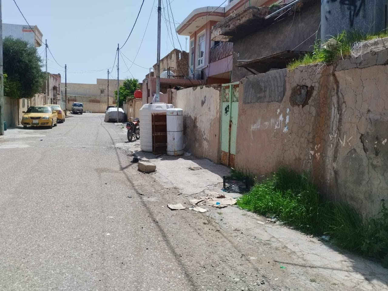 بيت للبيع قديم منطقه المزرعه داخل فرع جامع هدايات المساحه ١٢٠ متر ركن طابو صرف ..
(***********)
