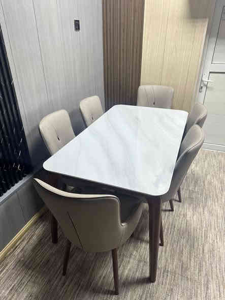 السلام عليكم ميز طعام 6 كراسي نضيف جدا لون أوف وايت جديد كلش جلد جام الاستفسار  ‭٠٧٨٦ ٩٦٩ ٦١١١‬ النجف حي الأمير
