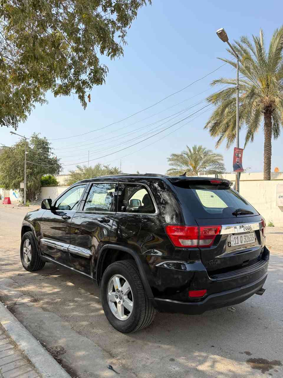 جيب لاريدو 2012 بجم كبس بغداد للبيع :
السعر ١٣٦ ورقه وبيها مجال بسيط 
6 سلندر 3600 
محرك جديد مال حاوية 
محرك وكير نضيفات جدا 
صدرها امامي خلفي جديد 
تبريد ( فريز ومنضومة جديدة ) شغال وتدفئة شغالة 
رقمها بغداد الدولي جديد وسنوية وهزة جديد 
تخم تايرات جدد نضيفات كلش 
حادثها جاملغ خلفي عكس السايق 
( شواصي لغود قمارة مكفولة ) 
بيها صبغ صفحة عكس السايق وقطعتين صفة السايق بدون صبغ 
يعني اقل الحزام 
مكاني بغداد الكرخ للاستفسار رقمي : *********** بغداد, العراق
