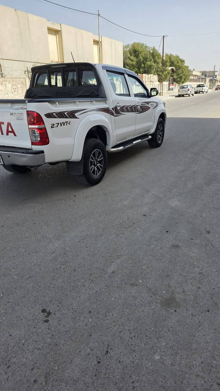 سلام عليكم بيكم هايلوكس البيع موديل 2014 فول موصفات اتوماتيك رقم شمالي اربيل دوالي هزه وسنويه جديده مكان السياره بغداد سعر شدتين  30 وبيه مجال رقم الهاتف ***********
