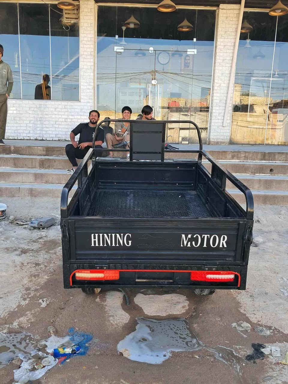 السلام عليكم ستوت للبيع موديل 23 طالعه بال 25 مكان نجف مقابل قريه الغدير اوراق قبل الوكيل دراجه خير *********** الله احلى من الصور
