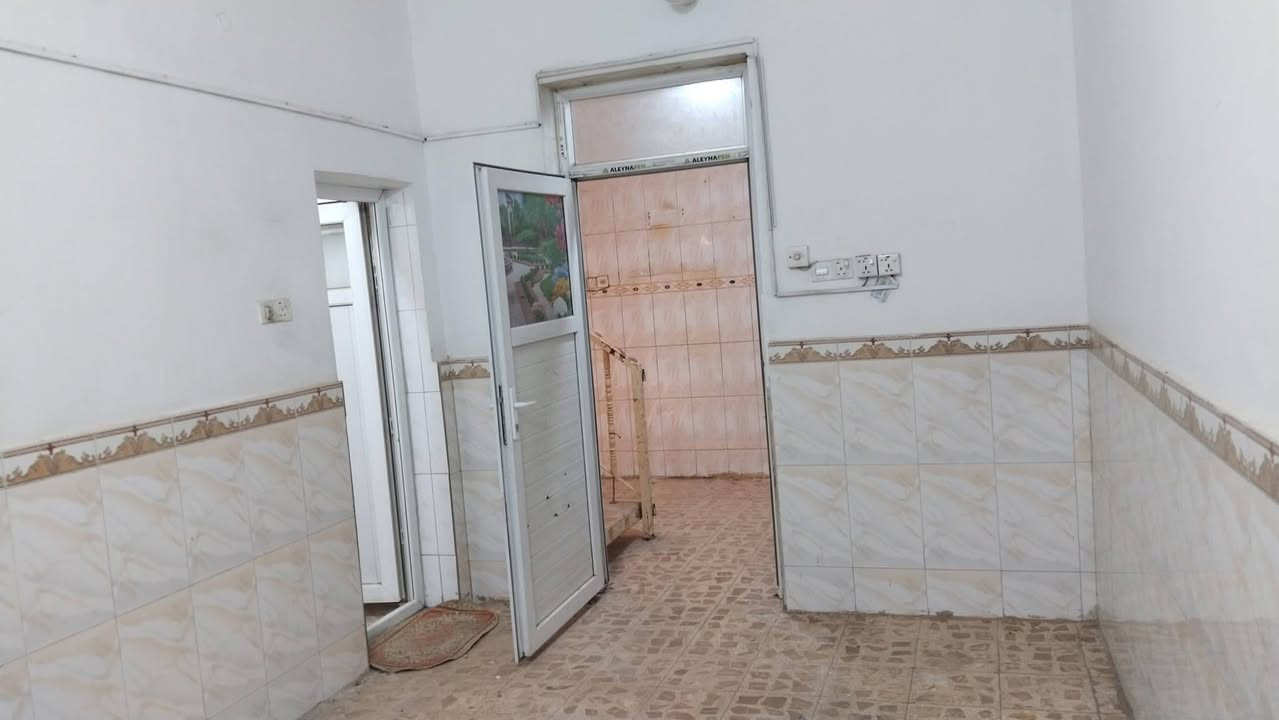 الايجار 
بيت 100متر الايجار طابو صرف 
 النجف حي الجامعة طابقين 
غرفه صاله استقبال مطبخ صحيات 
الثاني غرفتين صاله صحيات 
الاستفسار اتصل 
***********
***********
