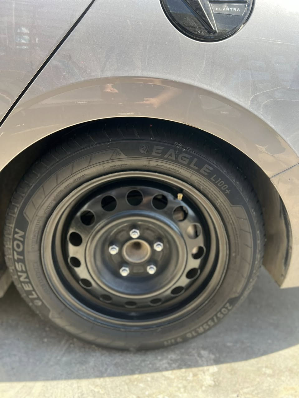 ويل وتاير تخم 16 كامل للبيع سعر 300 الف قفل؟
نضيف استخدام شهر واحد فقط ؟
شراي يطبلي خاص او يتصل***********
