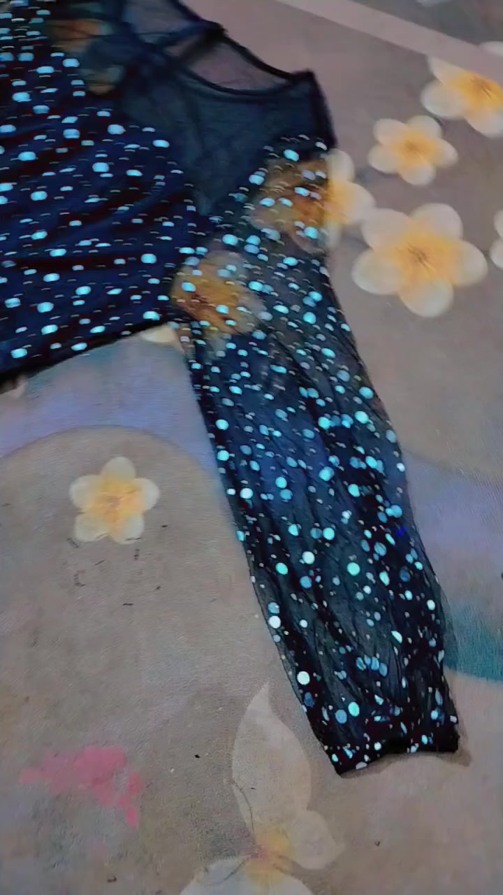 فستان اسود بنات يجنن بلبس وزن 90\100طوله 170بنات كلش حلو قماشته تجنن ماملبوس دقيقه والله طلع قياسه كبير عليه تريده احسبه اله ب10 ماركه شي ان


**إذا كنت صاحب هذا الإعلان وتريد حذفه لأي سبب، رجاءا أرسل رسالة إلى الدعم الفني**