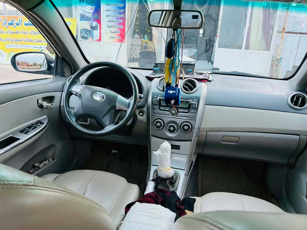 بيوايدي ١٣  سنويه ساقطه محرك ينقص بيها جاملغ مع تعمير بالجاملغات أثر خياس مكان الصويره سعر ٥٢ مكلف بالنشر للاستفسار اكثر اتصال. ***********
