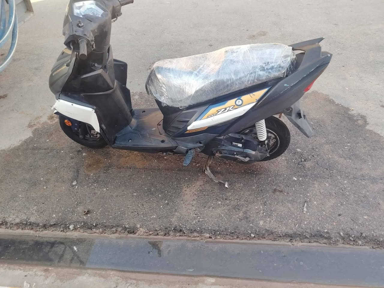 السلام عليكم دراجه زت آر مديل 19   دراجه نضيفه كهربائيات شغاله تجي تفحص وتأخذ السعر 500 وبيه مجال بيع أو المروس ب ايفون مكان سماوه


**إذا كنت صاحب هذا الإعلان وتريد حذفه لأي سبب، رجاءا أرسل رسالة إلى الدعم الفني**