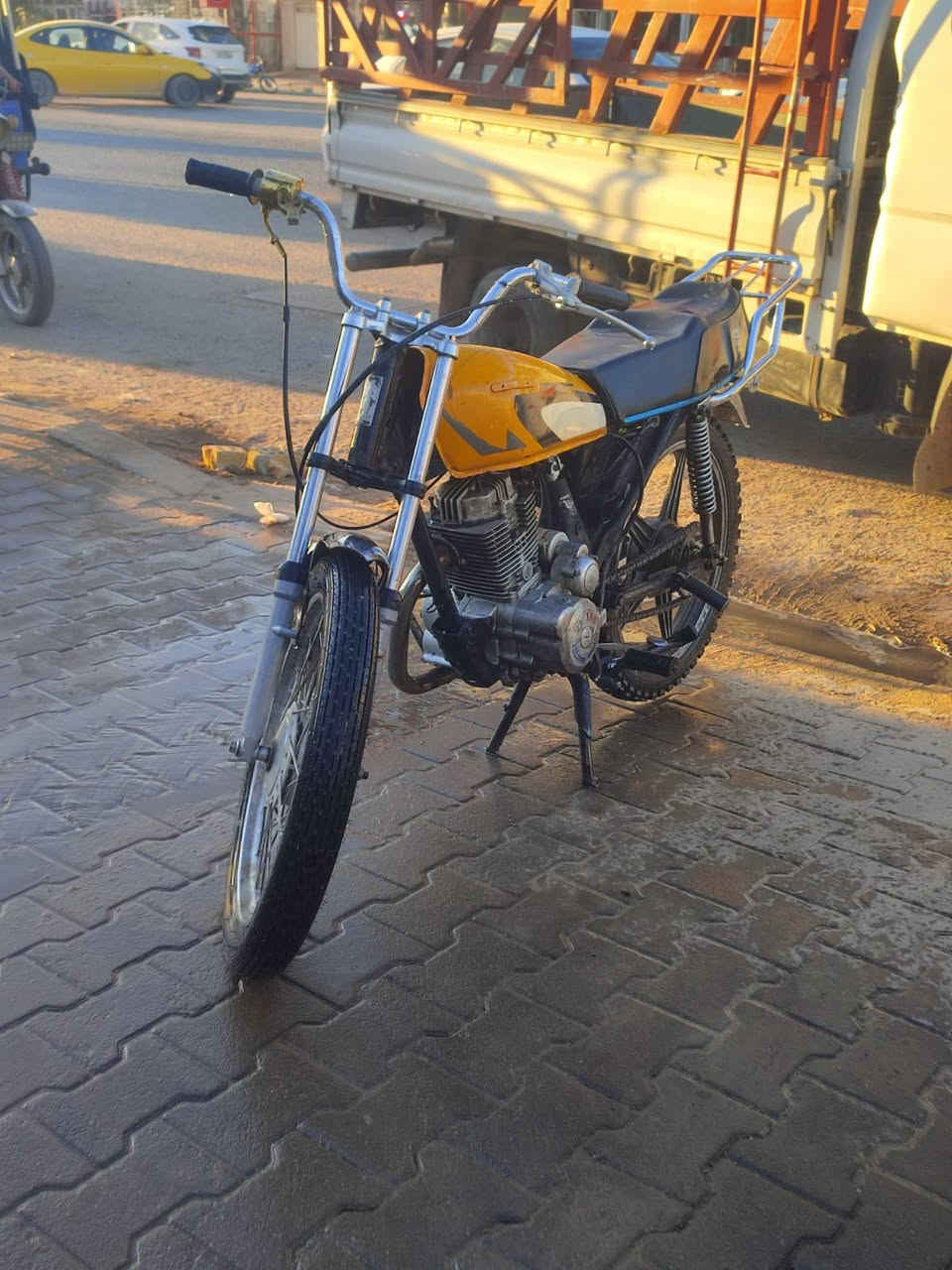 سلام عليكم دراجه 5 كير شاصي مديل13 بدون اوراق 
سعر 200 
***********
