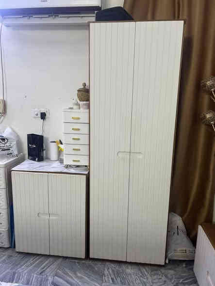 غرفة عراقي تسگام  بيبان  HDF  عدد القطع 8 سعر 650 وبيهه مجال بسيط

*********** تواصل
