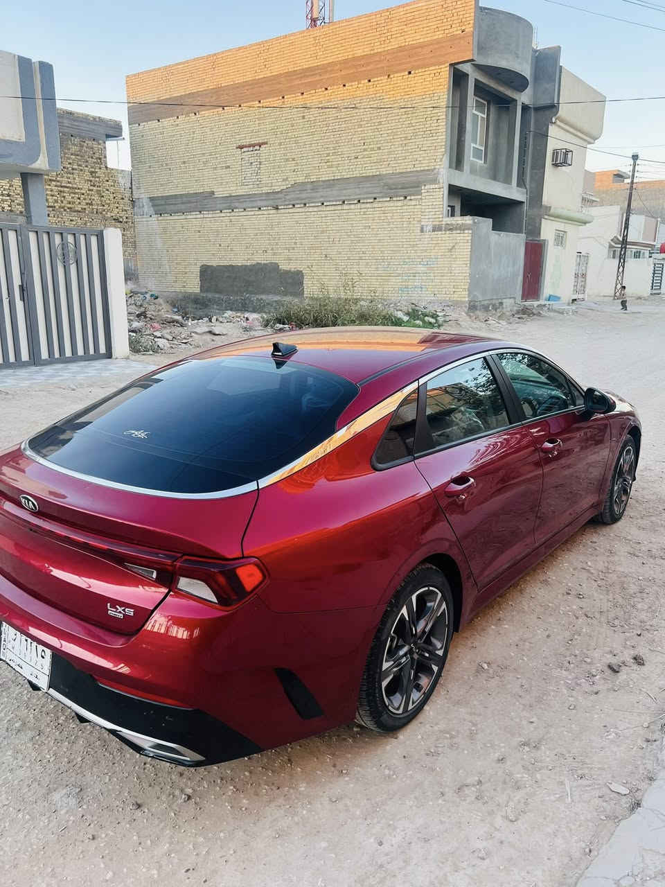 السلام عليكم سيارة كي فايف للبيع موديل21 حادث بلبنيد فقط مصلح نفسه ودعاميه امبدله يعني امبدل دعاميه فقط بقية سياره كفالة المواصفات فول عده الفتحة
رادارات جانبيه بصمه كشنات تدفئه تبريد داخل اسود فور ويل مانع انزلاق لون مميز رقم بغداد السعر 154 بيها مجال بسيط للاستفسار رقم الموبايل ***********
