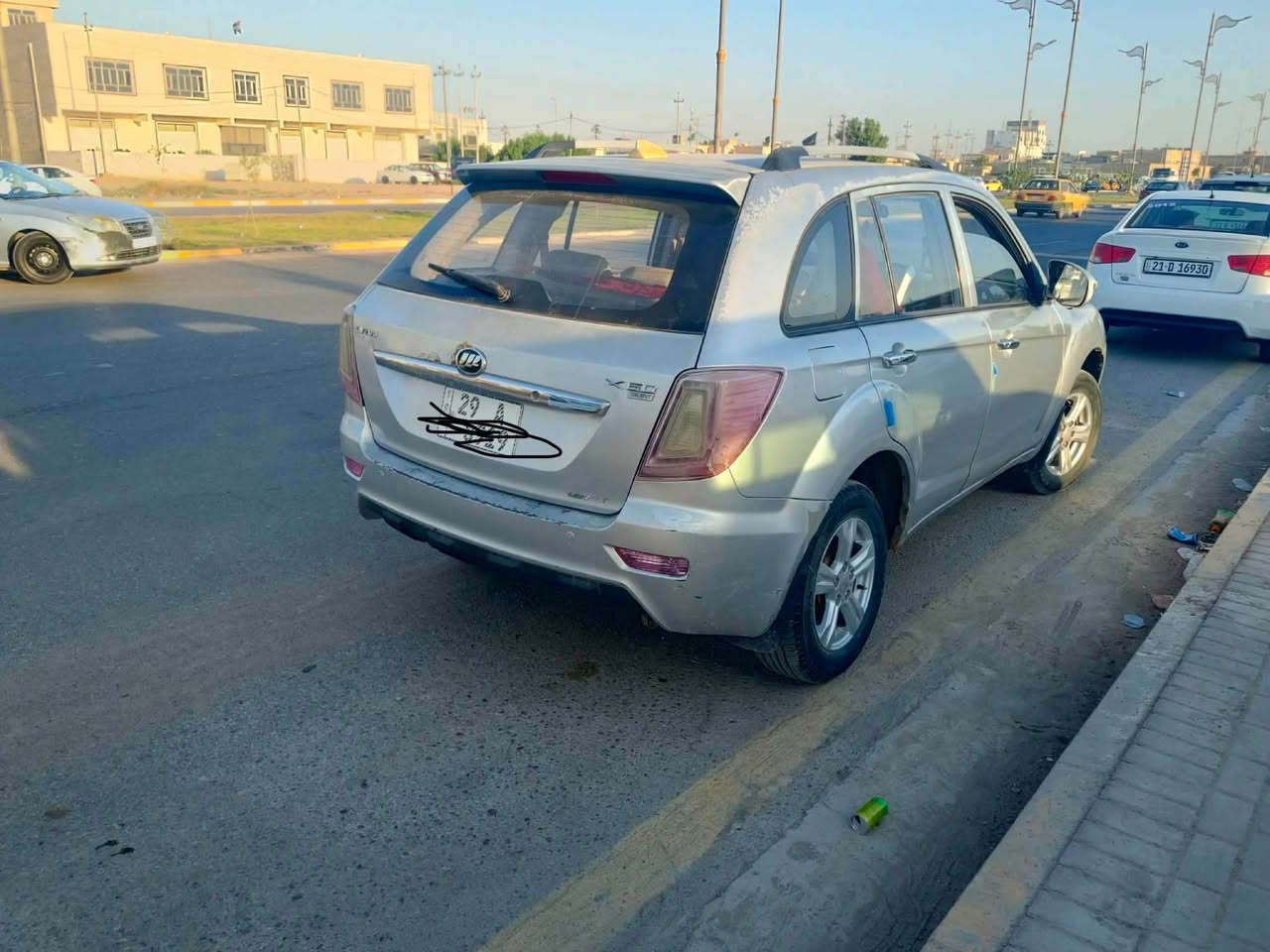 سلام عليكم ليفان مديل ١٢سياره نضيفه من جدا مكفوله لأضربه لاصبغ تخم تاير جديد حداديه جديده رقم نكليزي دولي السنويه لغايه ٣١سياره بسمي شرط تحويل ثاني يوم السعر 55الاستفسار ***********☎️📞وذا اكو مراوس عادي حسب القناعه
