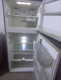 ثلاجة • للبيع