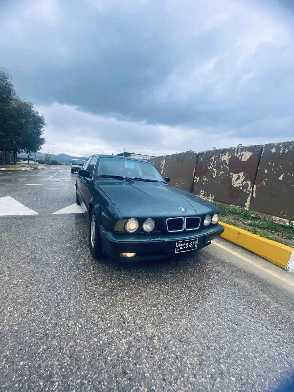 Bmw525i
سه نه وي سه وزي له كه له به شه رت 
موديل 92 
ته بريد ساردو گه رم
 دوجام كاره با 
مه كينه كه بس
نوكه ده رزي پيوه نيه 
پيشو دواي كه بس به شه رت 
موسو براوه ي به شه رت 
سعري 27گه لا و يه ك توز مه عامه له 
گورينه وه ش ئه كه م به شتيك به دلم بيت
***********
